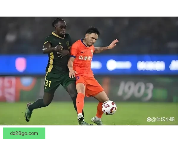 三选一抉择曝光山东泰山外援中卫引援受阻球迷呼吁留洛佩斯最省心